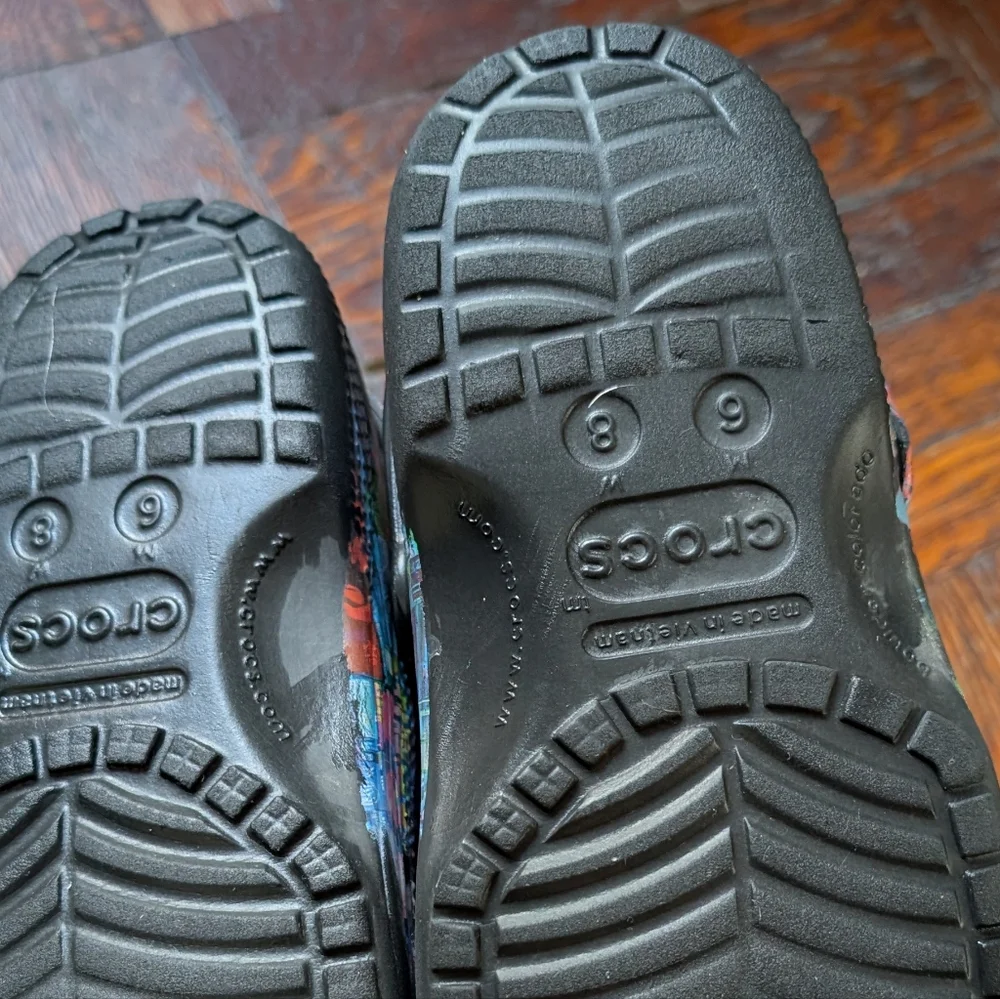 Crocs - Picture 2 of 2
